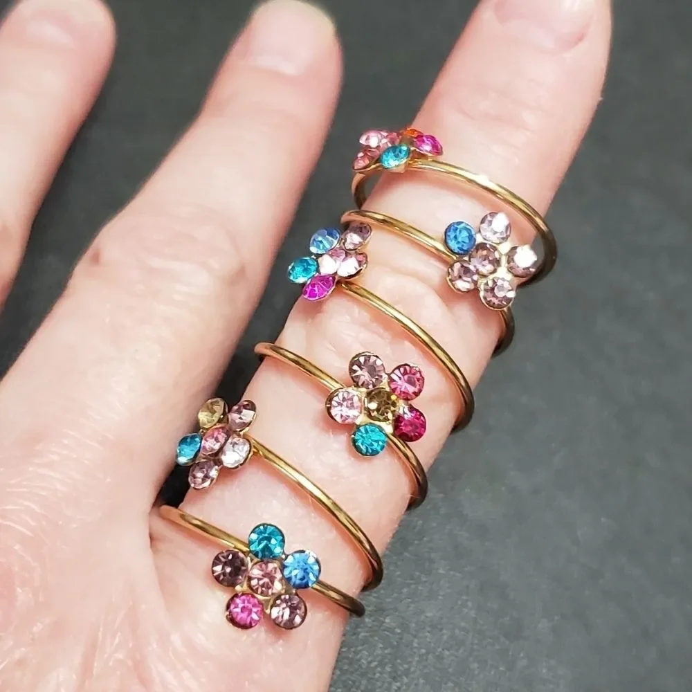 Gold tone spring-like flower ring blue pink